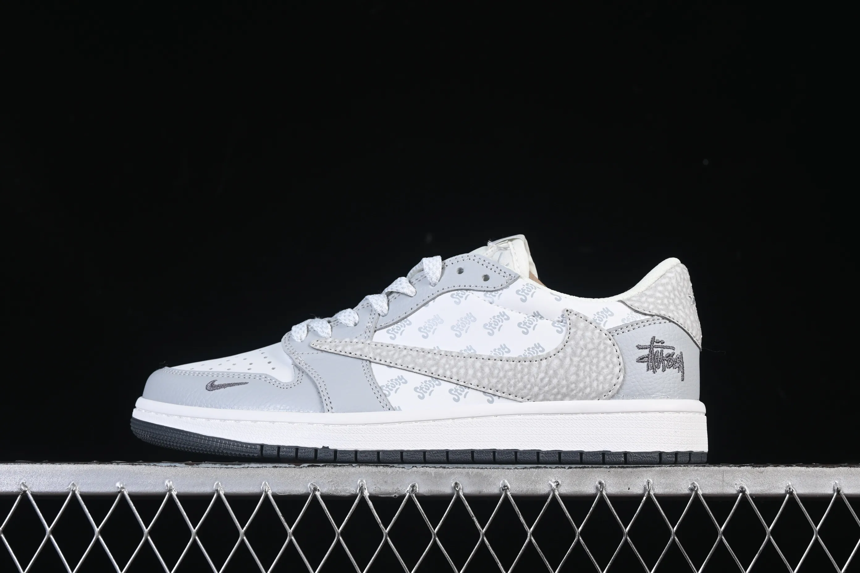 All categories Air Jordan Jordan series basketball shoes Air Jordan 1 Low High-end customized low-top sneakers Travis Scott x Fragment Design x Air Jordan 1 Low OG SP AJ1 Joe 1 Stucci co-branded light gray print low-top cultural casual sneakers DZ5899-026